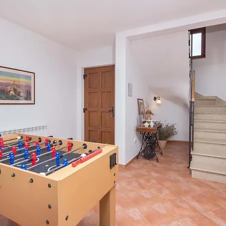 Antonela Villa Divšići