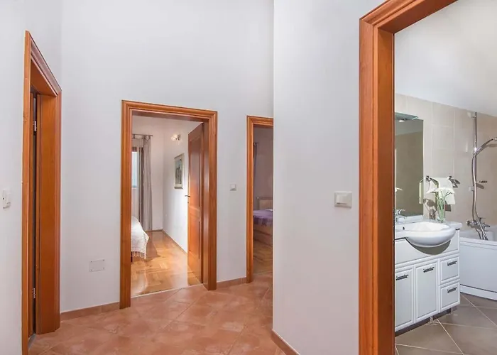 Villa Antonela Divšići