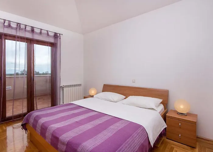 Vila Antonela Divsici