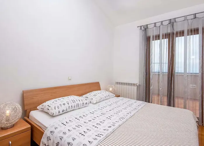 Vila Antonela